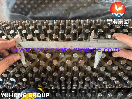 ASTM A335 P22 Rippenrohr mit Kohlenstoffstahl-Bolzen