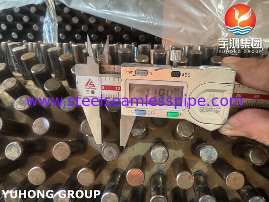 ASTM A335 P22 Rippenrohr mit Kohlenstoffstahl-Bolzen